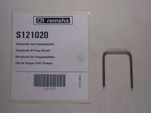 Schlüssel für die Entlüftung eines Umwälzpumpensystems, auf einem Etikett von Remeha abgebildet. Der Schlüssel hat eine gebogene Form und ist aus Metall gefertigt.